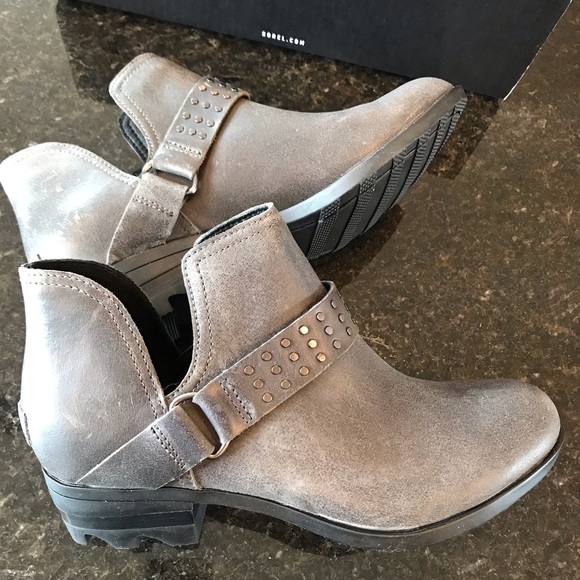 New Sorel Lolla II Strap Stud Shoe, Charocal Grey Ankle Booties, Gray Short Boot - Picture 8 of 16